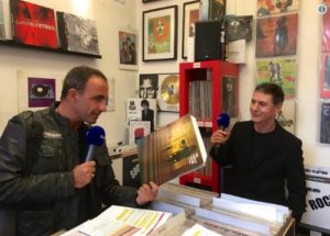 Etienne Daho et Nikos Aliagas chez le disquaire Record Station à Paris - photo 2017